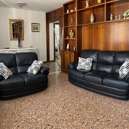 Ca' Delfina Holiday Home Venedig Exterior foto