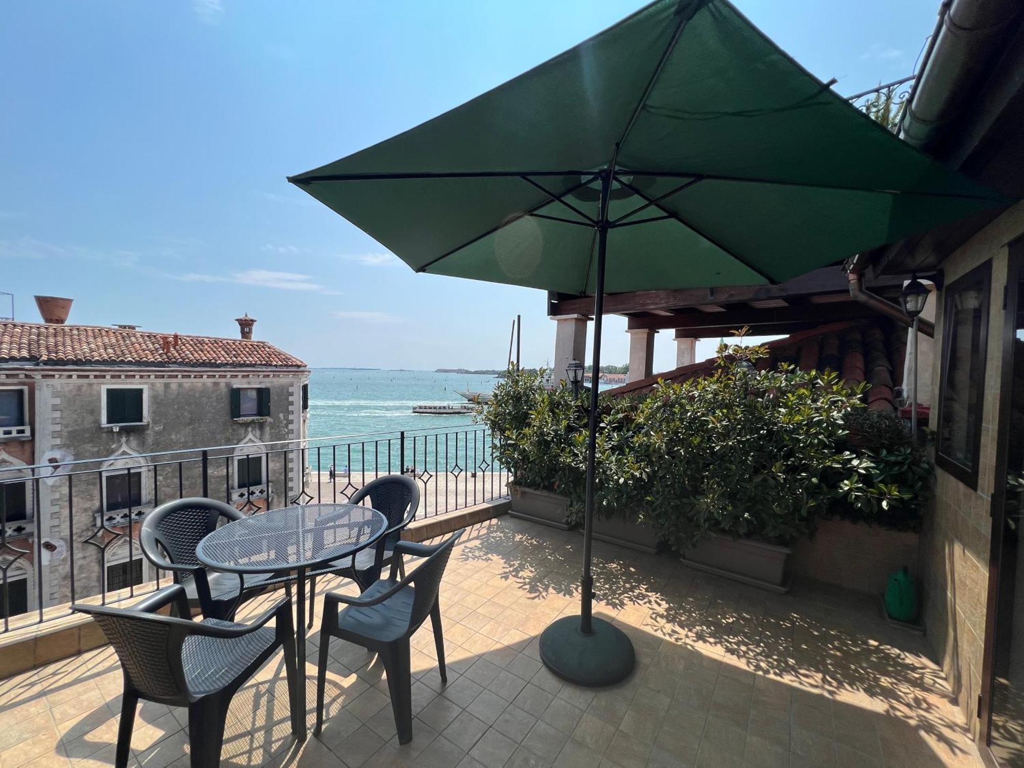 Ca' Delfina Holiday Home Venedig Exterior foto