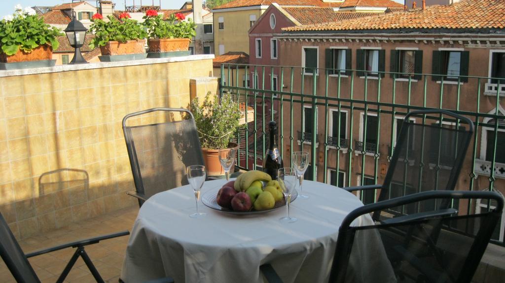 Ca' Delfina Holiday Home Venedig Exterior foto