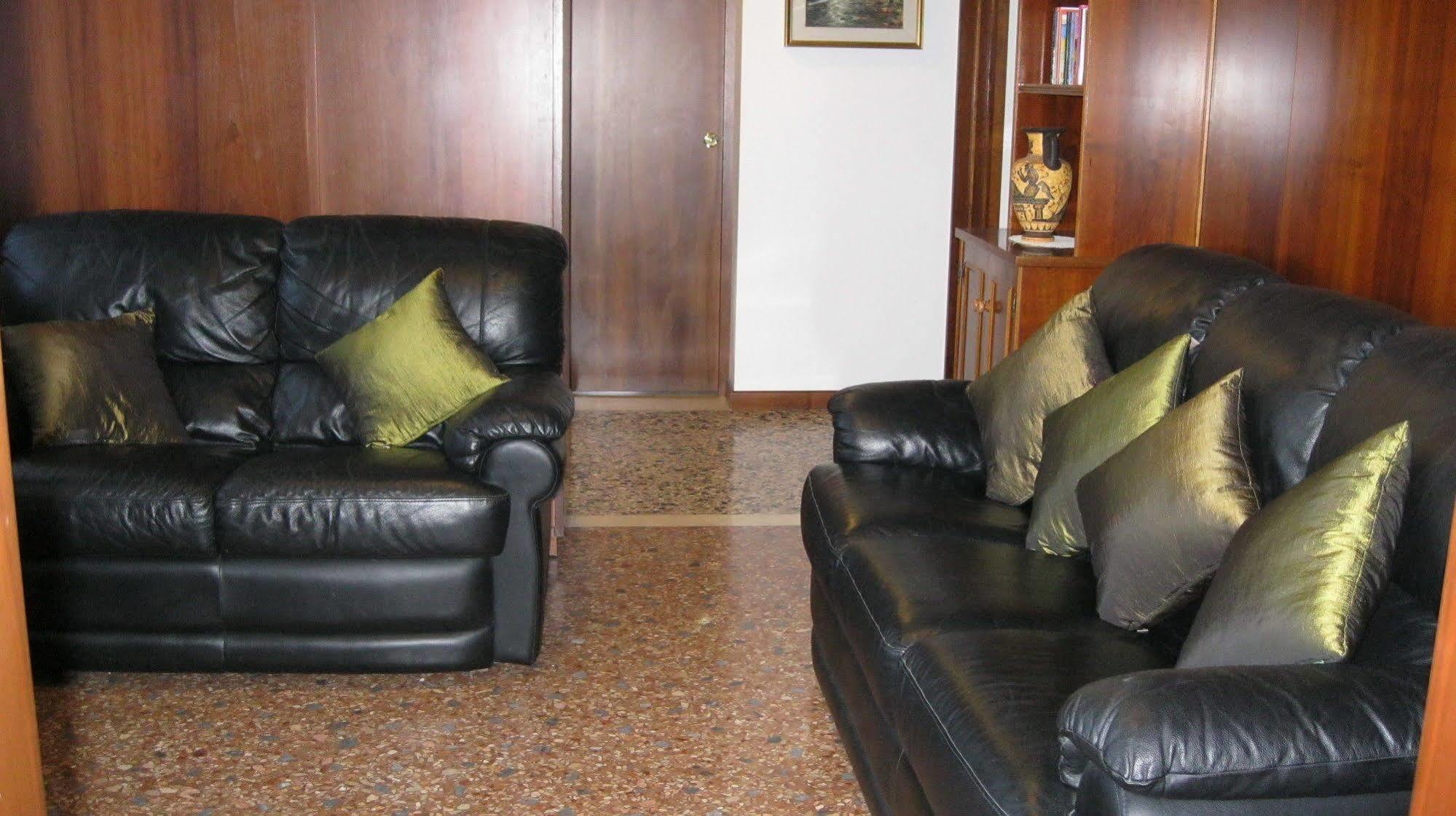 Ca' Delfina Holiday Home Venedig Exterior foto